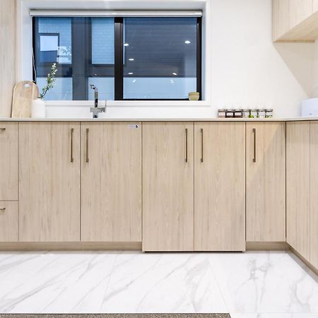 Urban Retreat: 2-Br Gem In Central Christchurch Διαμέρισμα Εξωτερικό φωτογραφία