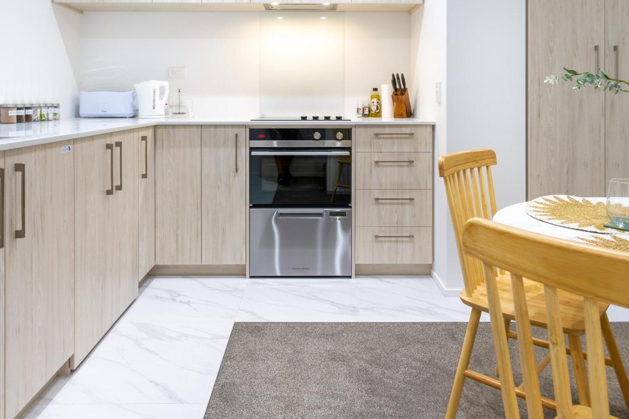Urban Retreat: 2-Br Gem In Central Christchurch Διαμέρισμα Εξωτερικό φωτογραφία